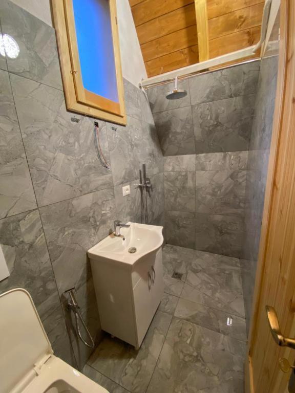 Windmill Shkodra Villa'S & Gesthouse מראה חיצוני תמונה