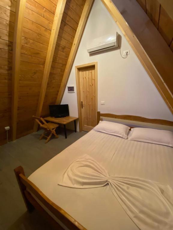 Windmill Shkodra Villa'S & Gesthouse מראה חיצוני תמונה