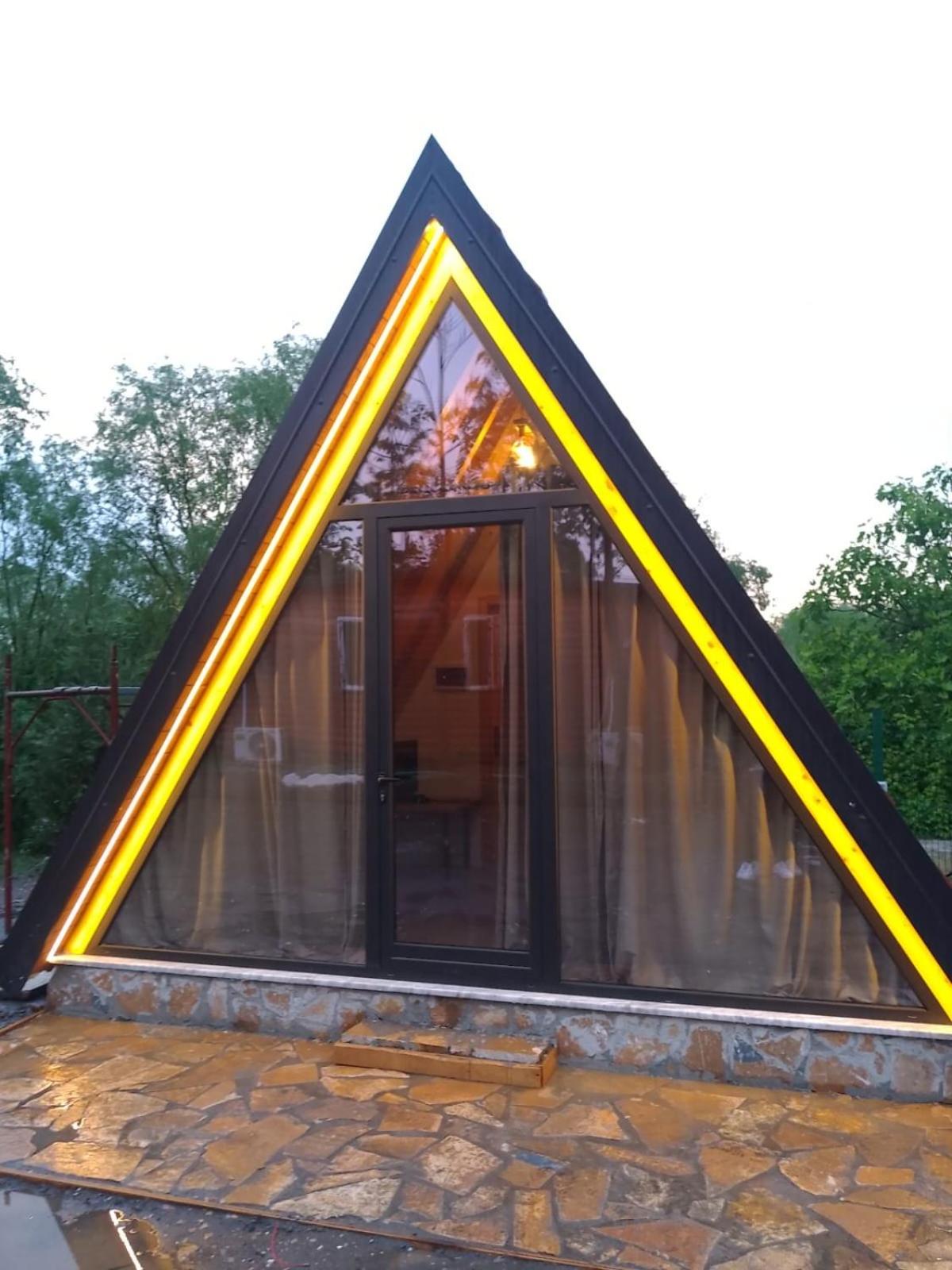 Windmill Shkodra Villa'S & Gesthouse מראה חיצוני תמונה